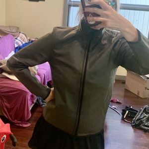 Grey lined windbreaker/liner.